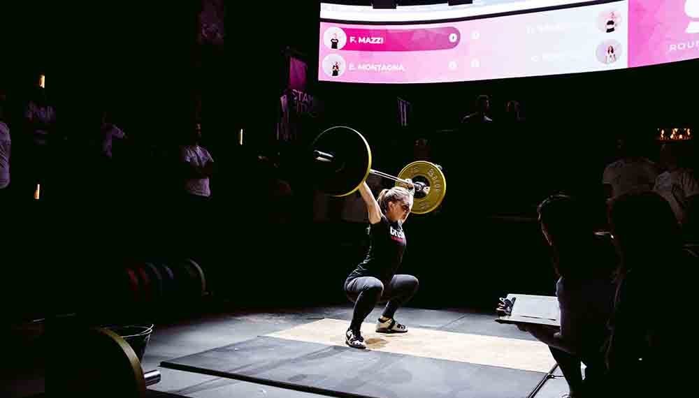 Esercizi di spinta sopra la testa per il conditioning