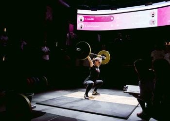 Esercizi di spinta sopra la testa per il conditioning