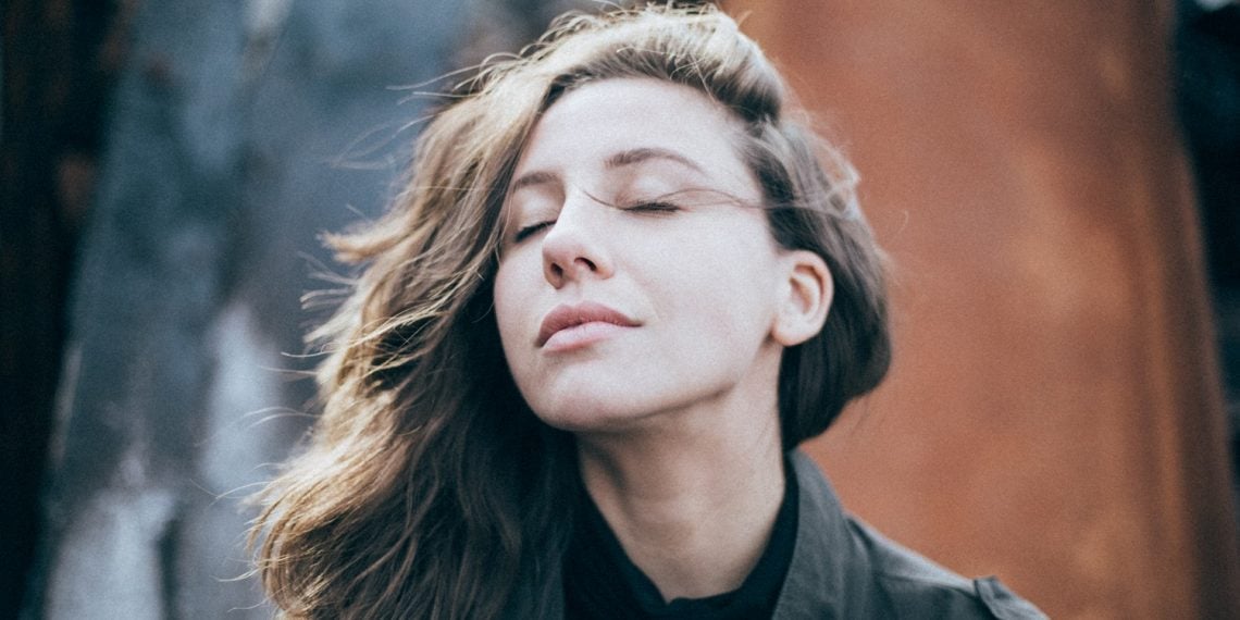 ragazza che respira