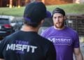 atleti con maglietta misfit athletics