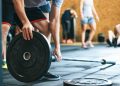 atleta crossfit solleva back barrell